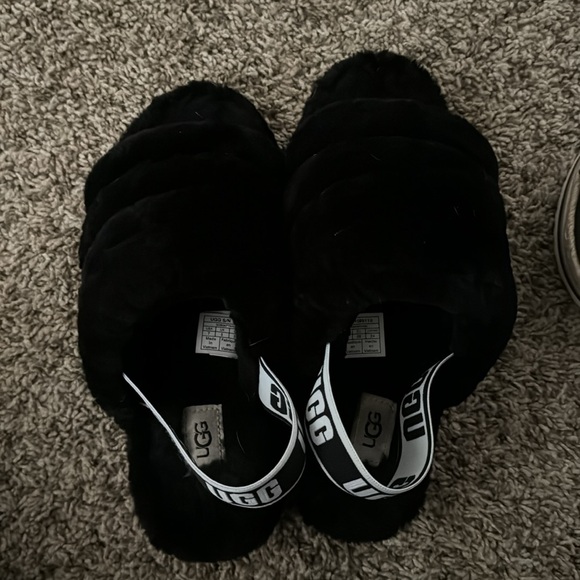 Lightly worn ugg slippers - Picture 3 of 3